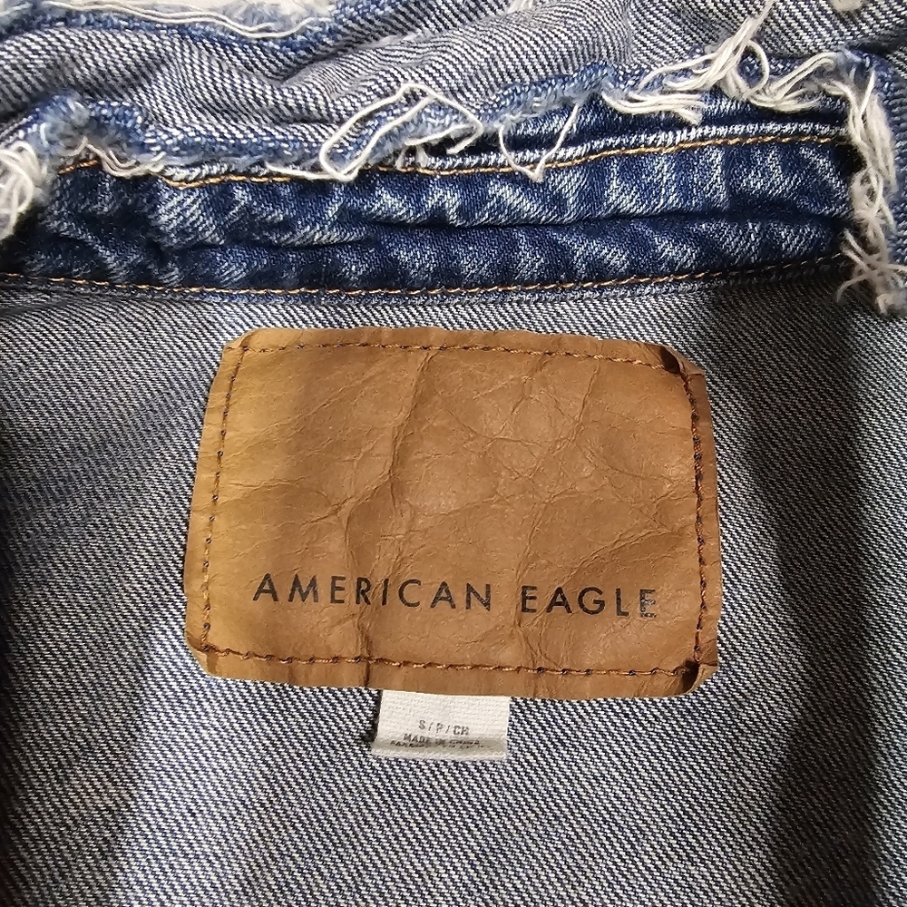American Eagle Distressed Men's Jean Jacket Size Small Blue - Picture 6 of 7
